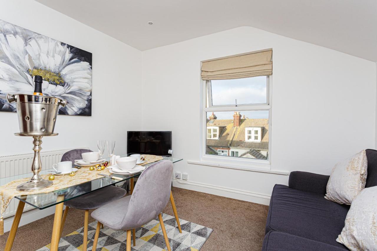 Luxury Granada Apartments - 1 & 2 Bed Flats W Free Parking Perfect For Contractors, Students Near The Beach Portsmouth Luaran gambar